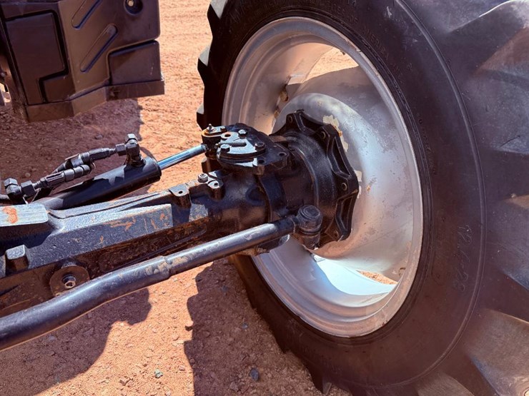2016-case-ih-farmall-130a-image-40