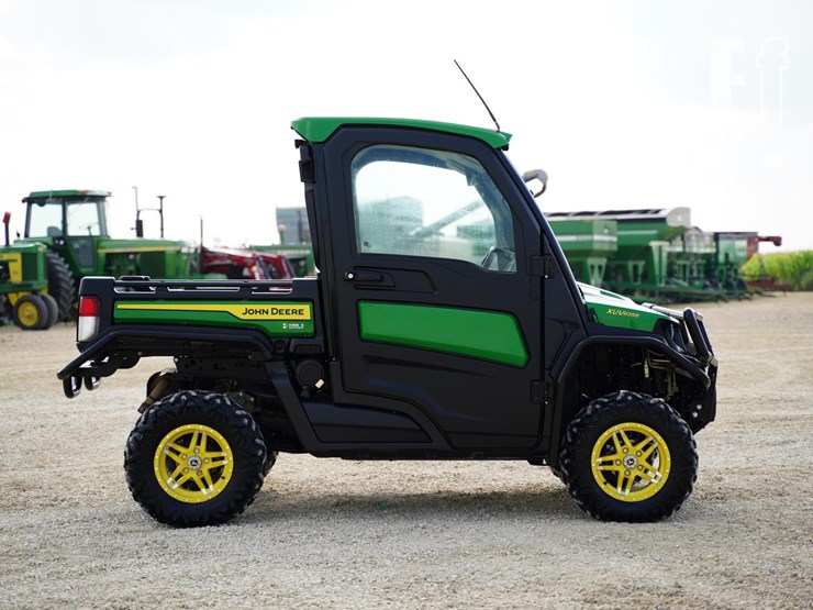 2021-john-deere-gator-xuv-835r-image-4