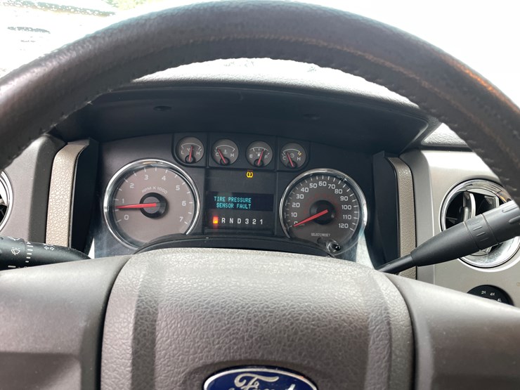 2010-ford-f150-xlt-image-24