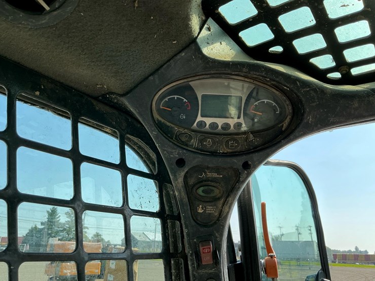 2015-bobcat-t770-image-40