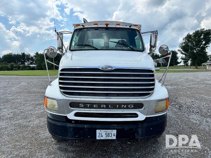 2005-sterling-dry-tender-truck-(gp11242,-unit-111565)-image-3