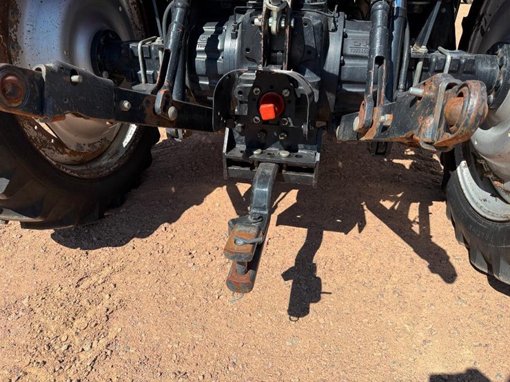 2016-case-ih-farmall-130a-image-28