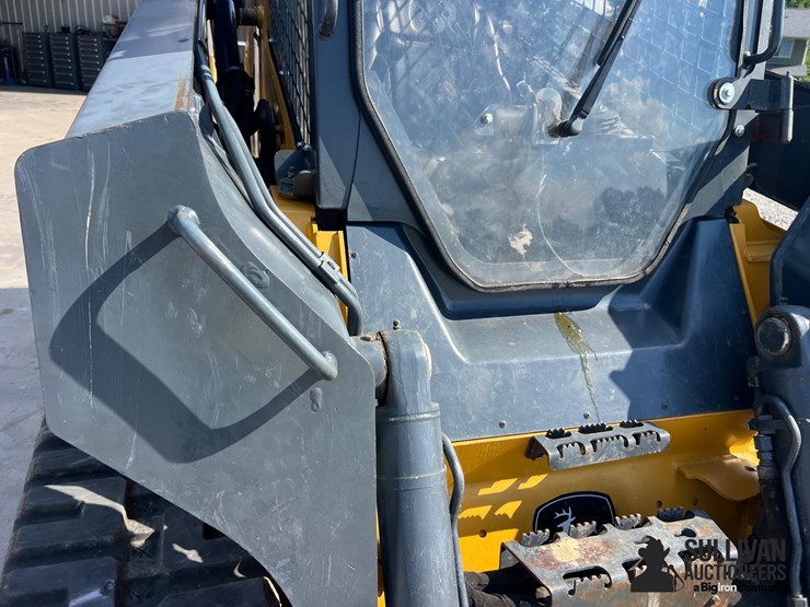 2017-deere-331g-image-14
