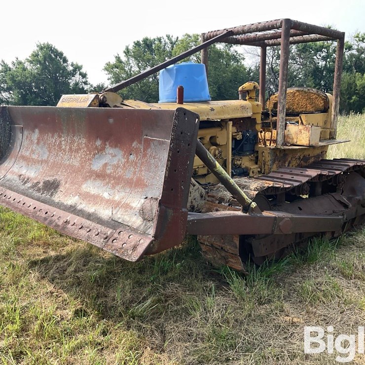 CATERPILLAR D6