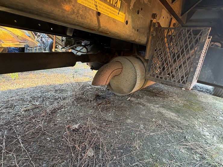 2000-ford-f750-image-19