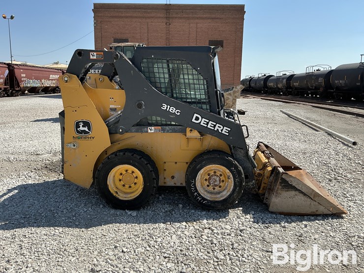 deere-318g-image-4