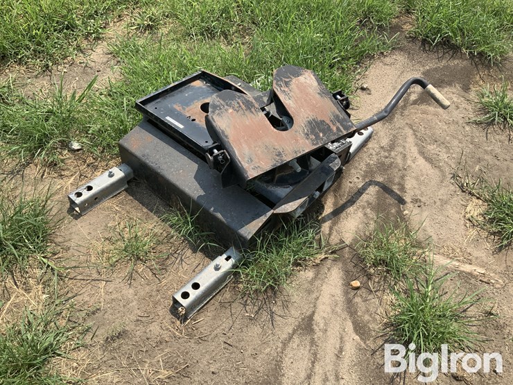 super-glide-5th-wheel-trailer-hitch-image-1