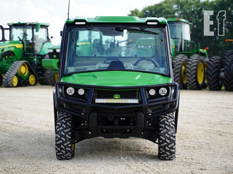 2021-john-deere-gator-xuv-835r-image-2