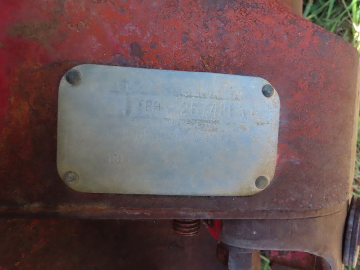 1949-farmall-h-tractor-image-3