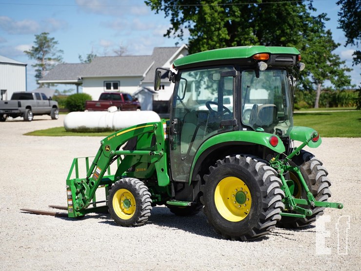 2014-john-deere-3033r-image-8