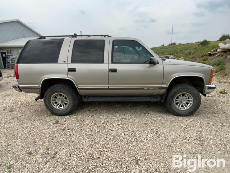 1999-chevrolet-tahoe-image-4