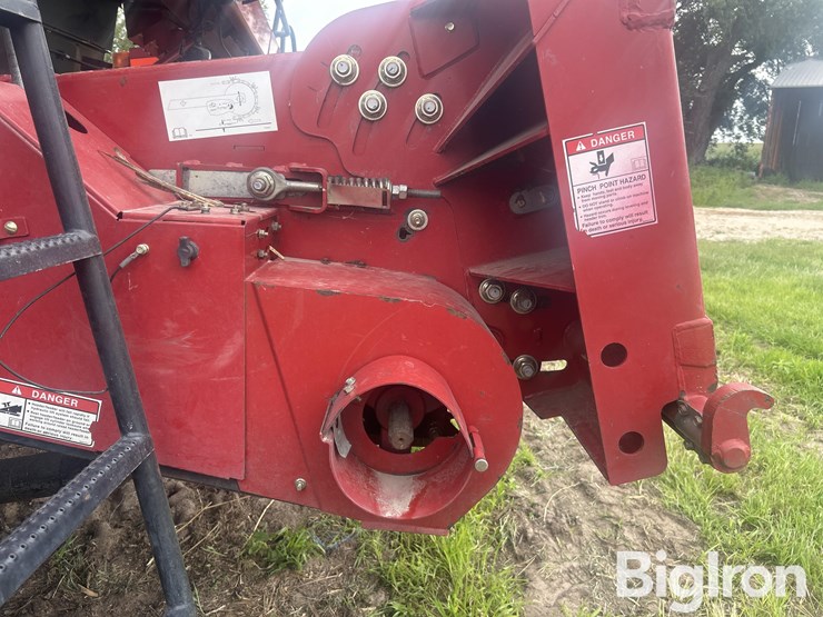 2009-case-ih-6088-image-12