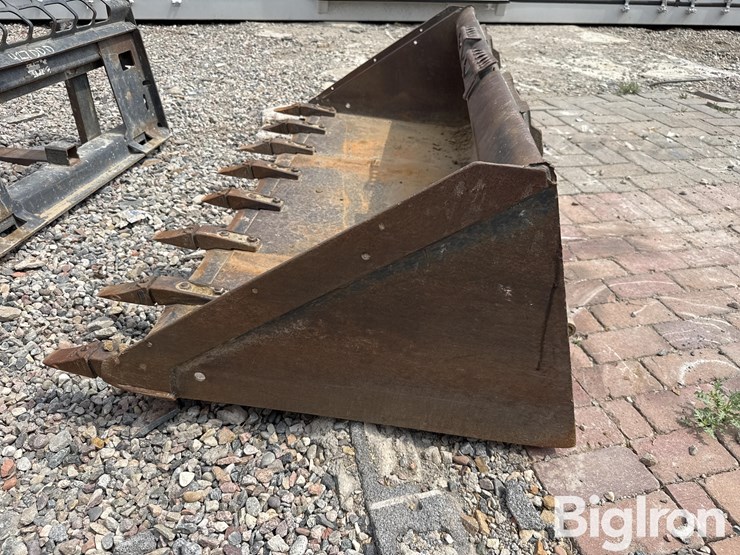 bobcat-74-heavy-duty-6'-track-loader-bucket-image-8