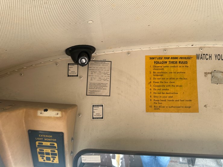 #18-•-#23871-•-2002-international-genesis-school-bus-vin:-1hvbgaan62a917777-image-77