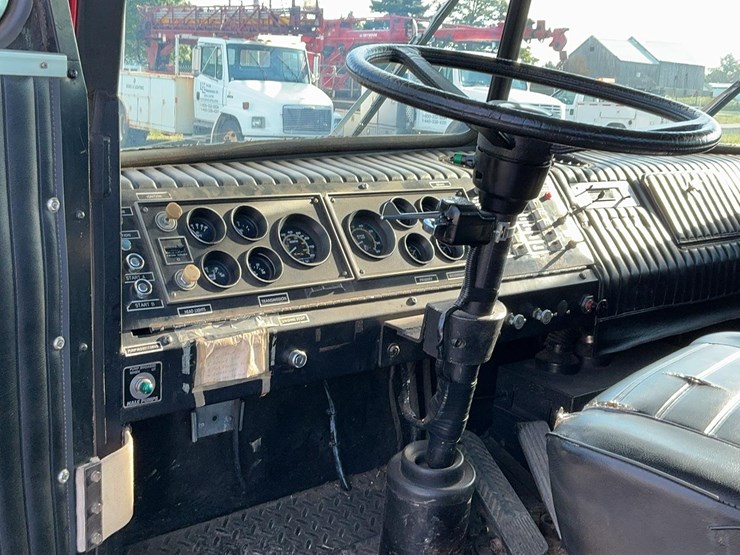 #2002-•-1982-sutphen-deluge-fire-engine-truck-–-detroit-diesel-6v92ta-image-88