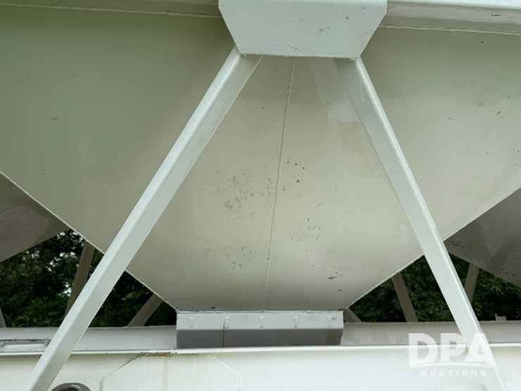 2015-ray-man-dry-fertilizer-trailer-(ed5162)-image-22