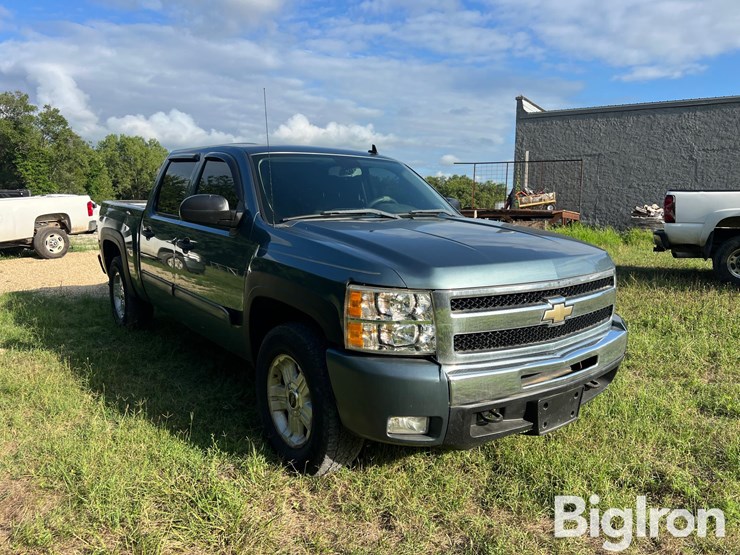 2011-chevrolet-silverado-1500-lt-image-3