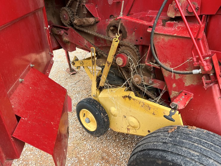 new-holland-660-image-13