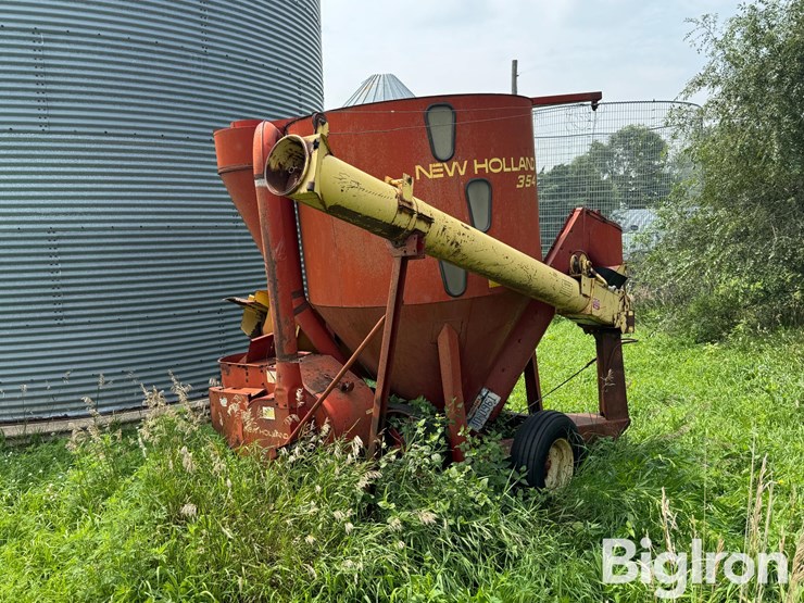 new-holland-354-image-1