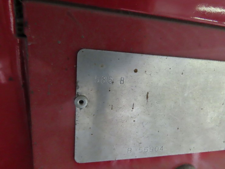 bouser-computing-gas-pump-image-7