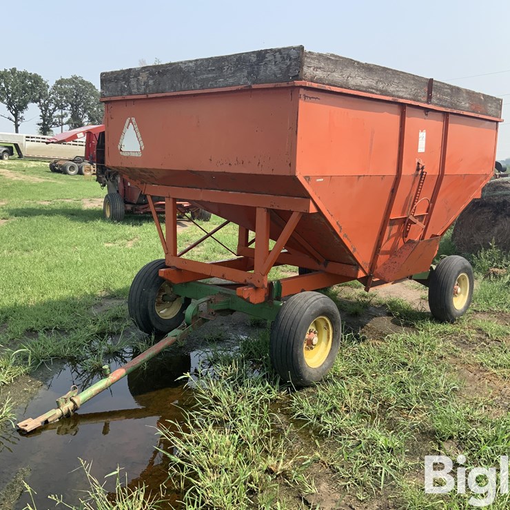 Gravity Flow Wagon
