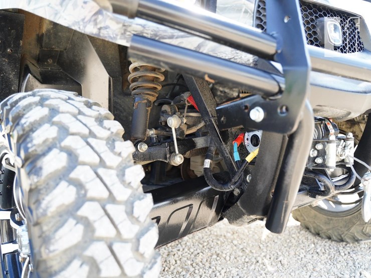 2017-john-deere-gator-image-14