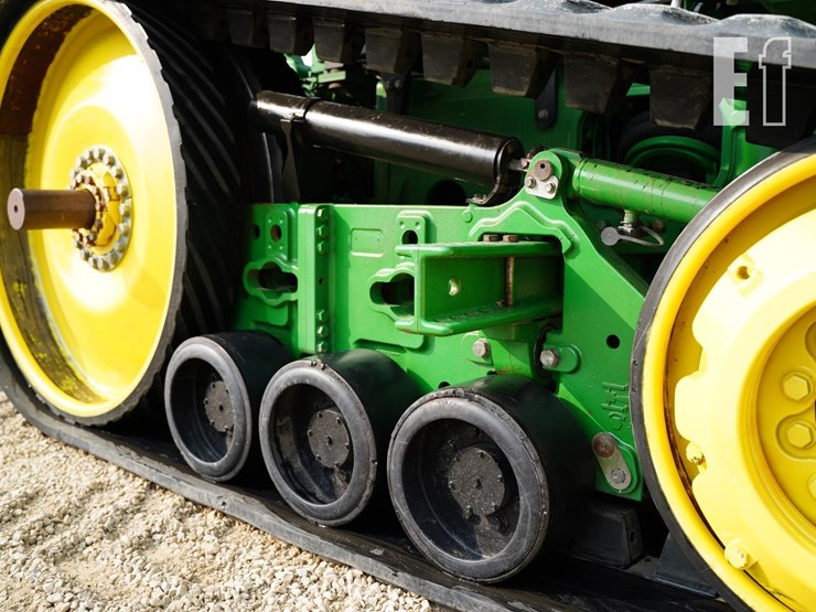 2013-john-deere-8335rt-image-23