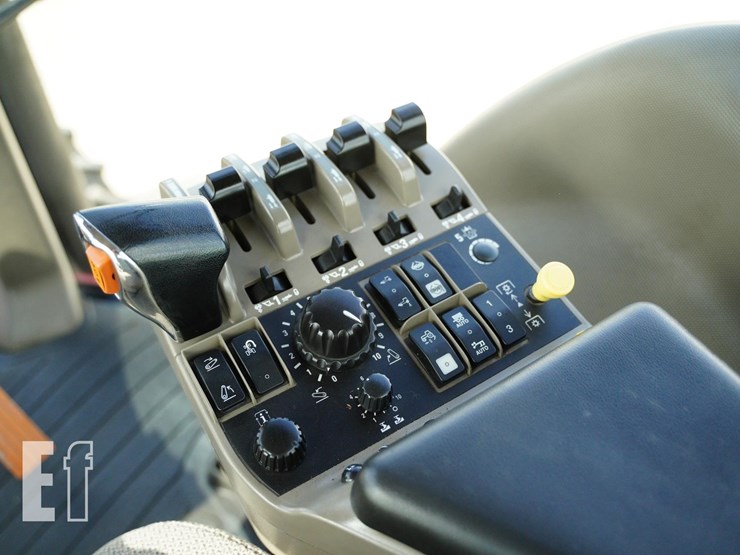 2008-case-ih-magnum-245-image-36