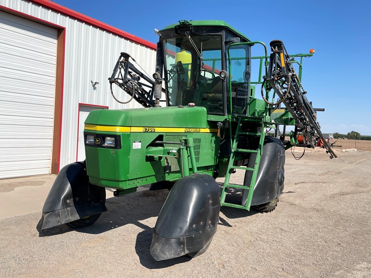 john-deere-6700-image-1