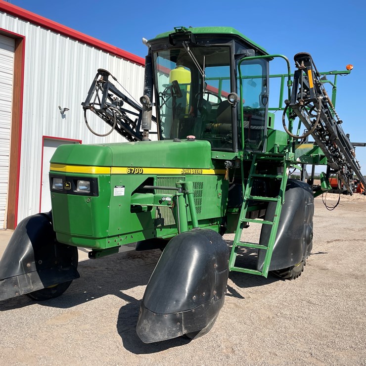 JOHN DEERE 6700