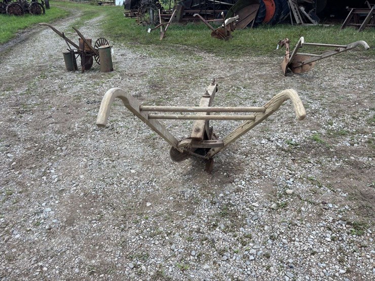 oliver-10”-walking-plow-image-2