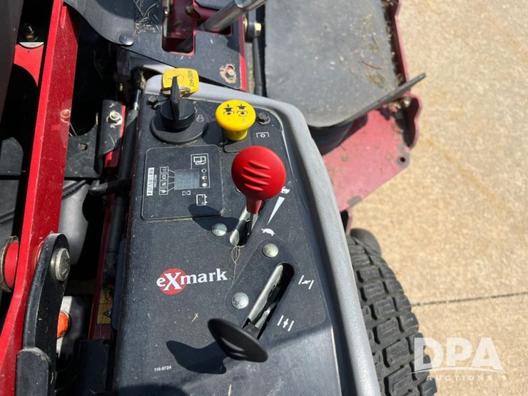 exmark-zero-turn-lawn-mower-(jn2625)-image-30