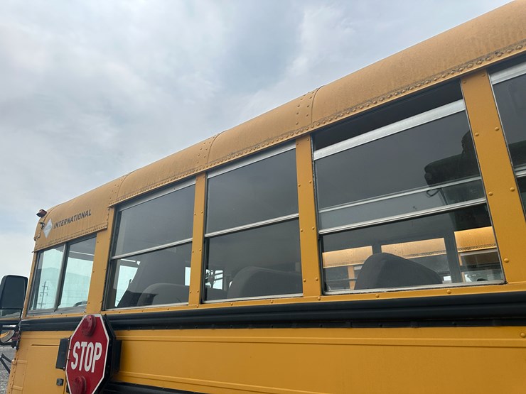 #18-•-#23871-•-2002-international-genesis-school-bus-vin:-1hvbgaan62a917777-image-24