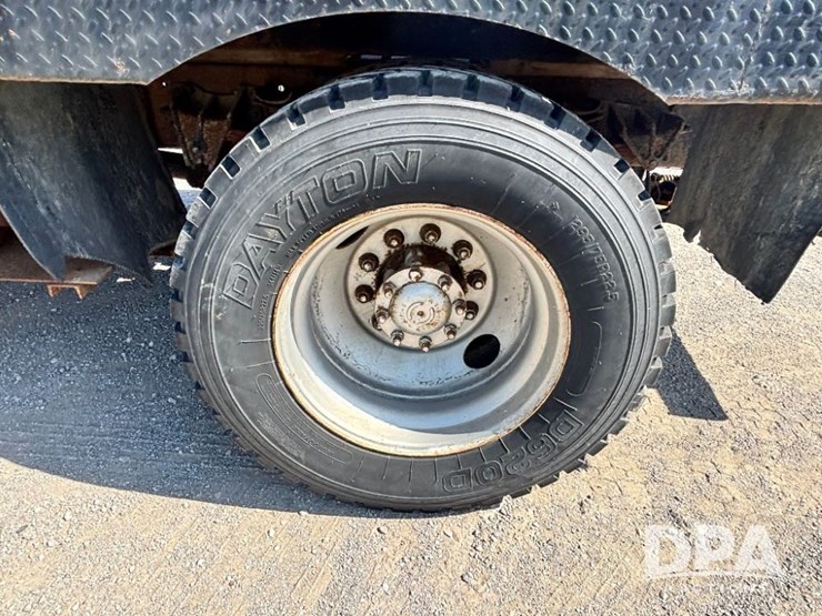 1999-ihc-8100-flatbed-truck-(gp11125,-unit-17355)-image-29