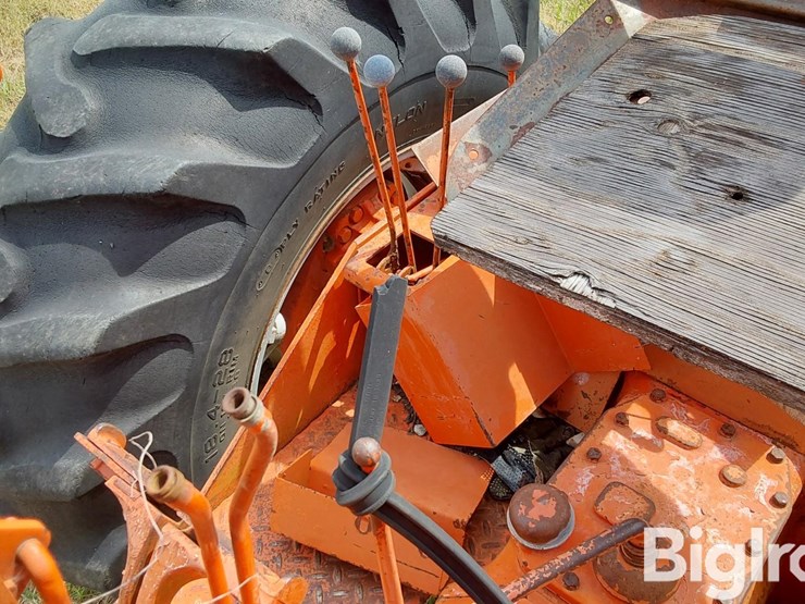 1970-allis-chalmers-180-image-16