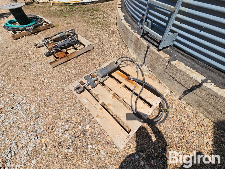 john-deere-equipment-hydraulic-cylinder-image-4