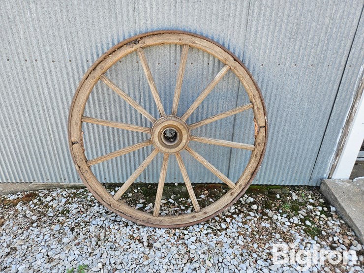 wooden-western-wagon-wheel-image-2