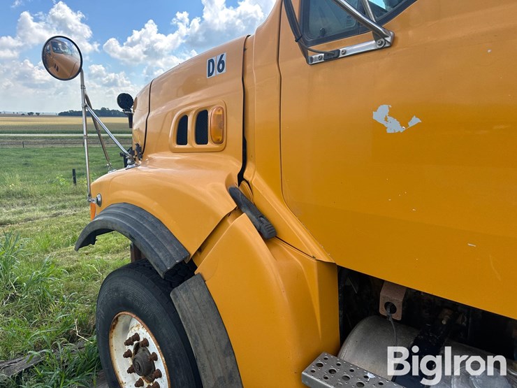 2006-sterling-l9500-image-16
