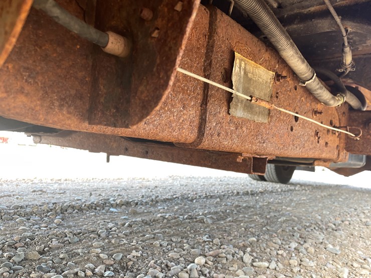 2004-chevrolet-silverado-3500-image-15