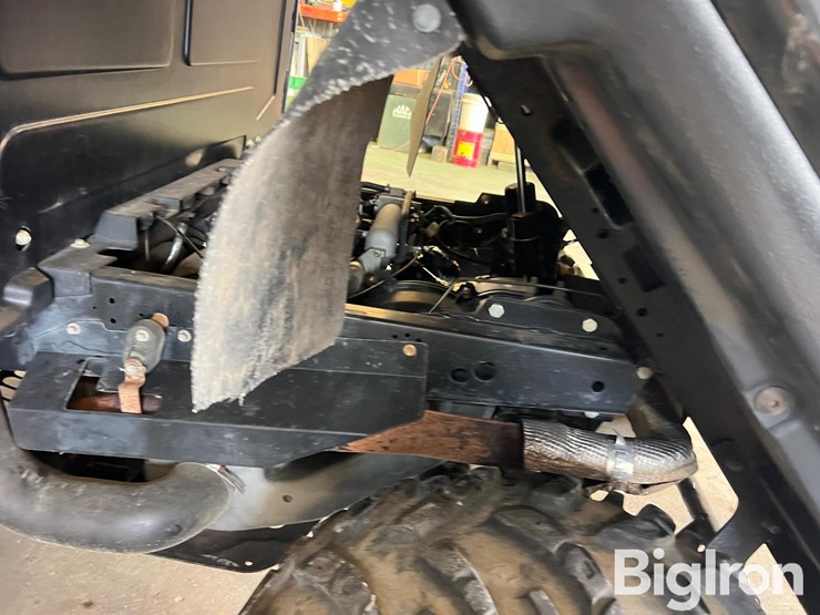2011-john-deere-gator-image-10