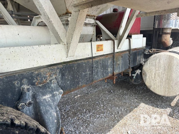 2005-sterling-dry-tender-truck-(gp11242,-unit-111565)-image-53