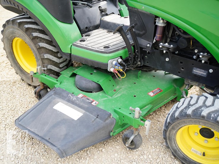2019-john-deere-1025r-image-16