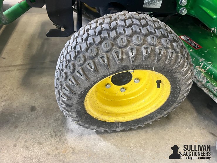 2014-john-deere-1025r-image-16