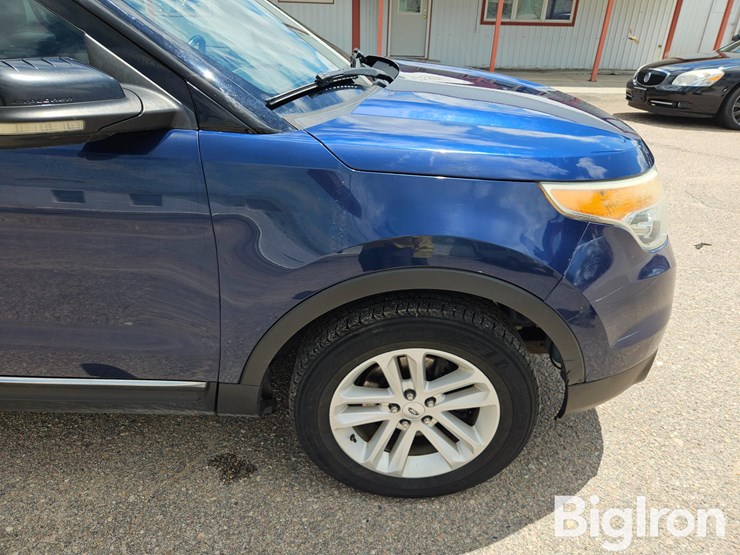 2012-ford-explorer-xlt-image-13