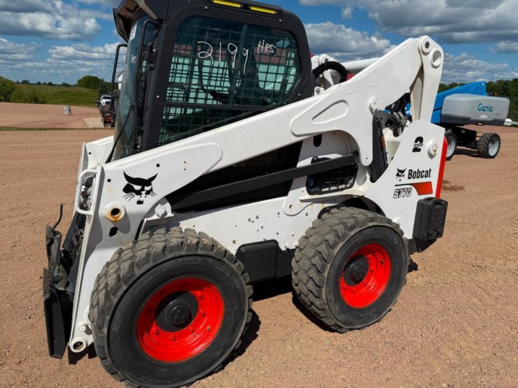 2018-bobcat-s770-image-13