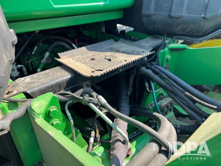 2010-john-deere-9530t-image-44