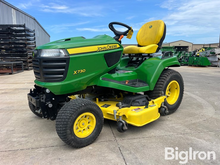 2020-john-deere-x730-image-1