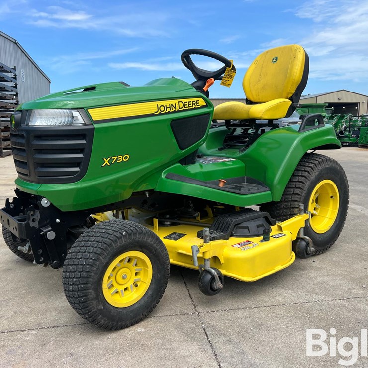 2020 JOHN DEERE X730