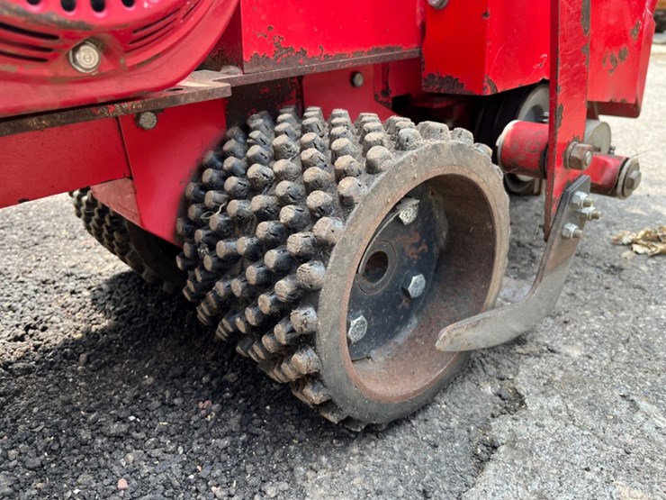 schiller-classen-hydro-drive-sod-cutter-image-6