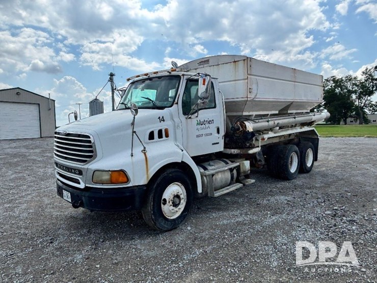2005-sterling-dry-tender-truck-(gp11242,-unit-111565)-image-1